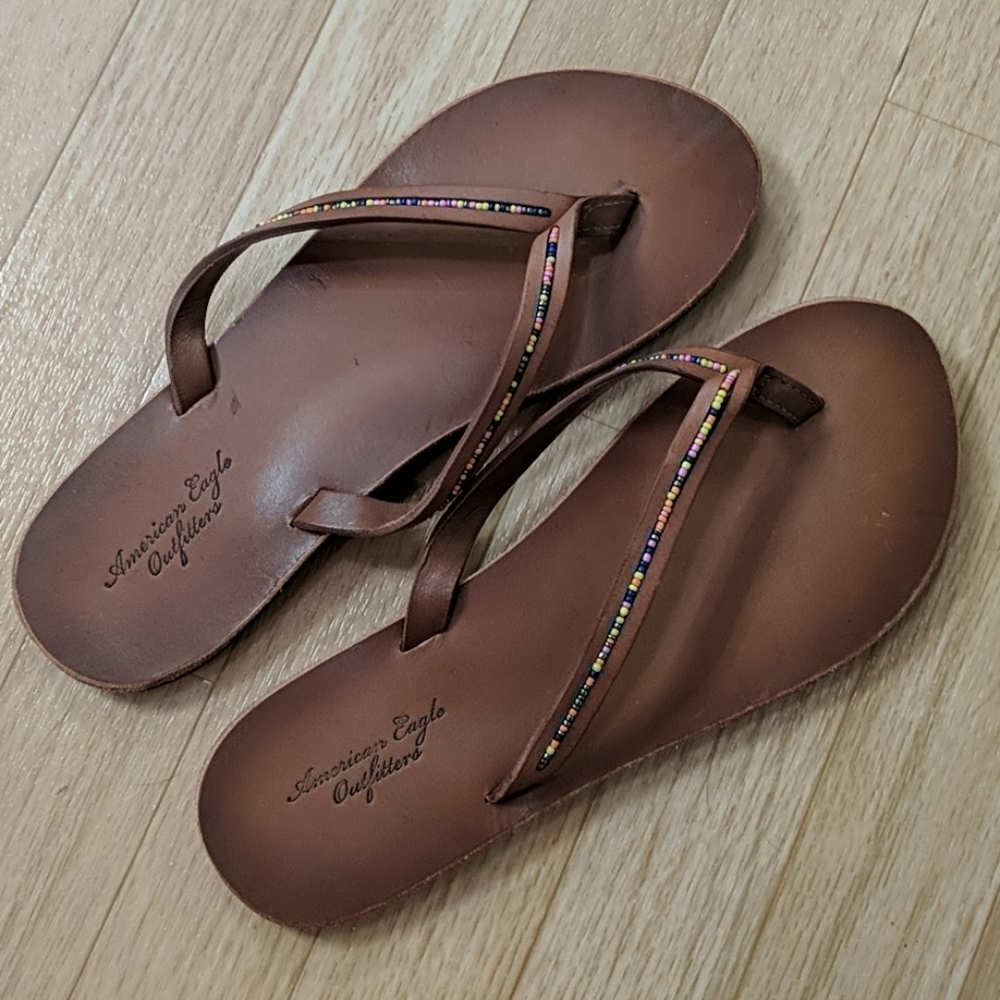 American Eagle flip flops